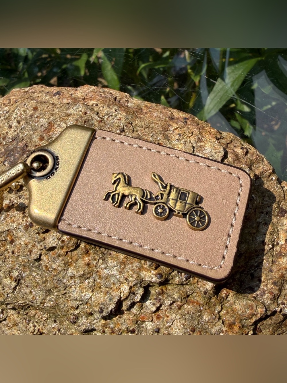 New Coach Large Taupe Leather Hangtag – Antique Brass - Picture 2 of 7